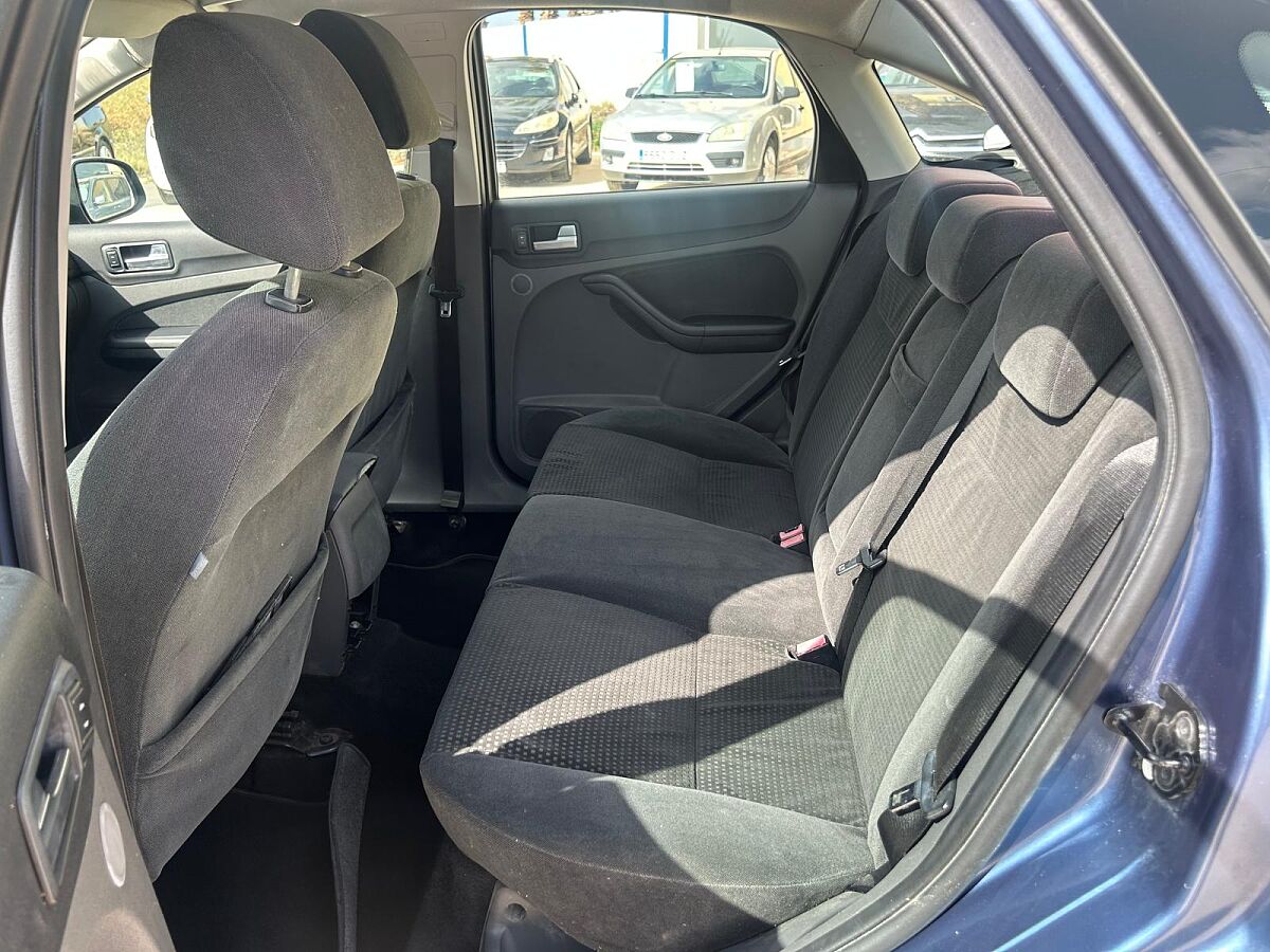 FORD FOCUS GHIA 1.8 TDCI MANUAL SPANISH LHD IN SPAIN 98000 MILES SUPERB 2005